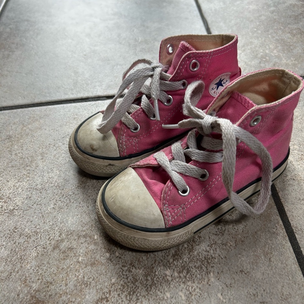 Toddler Size 7 Chuck Taylor Converse High Tops